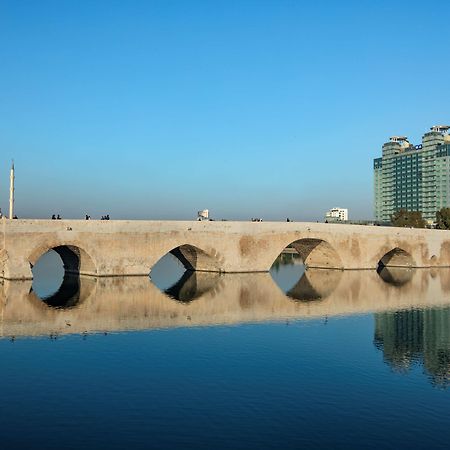 Adana Hiltonsa Hotel Exteriér fotografie