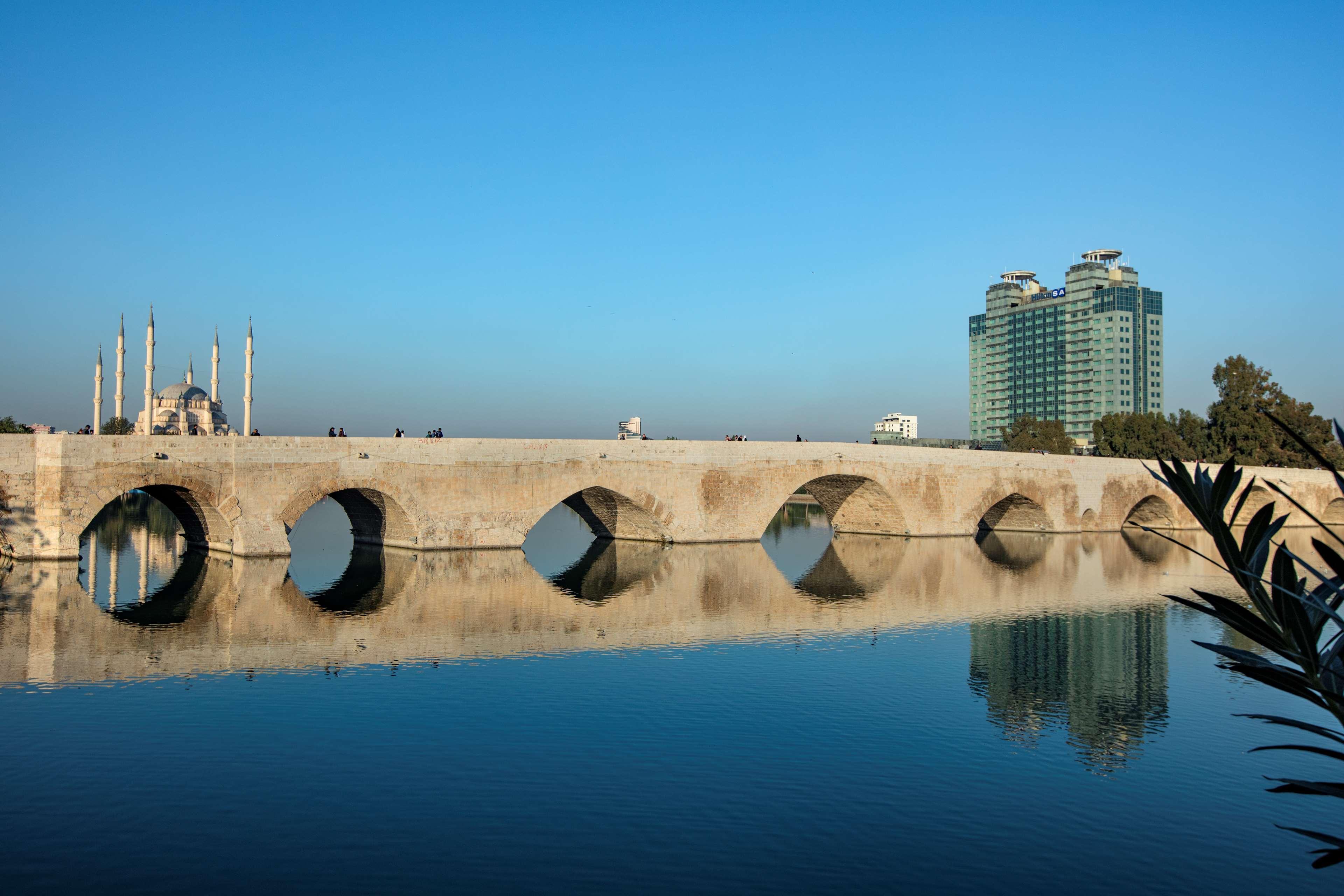 Adana Hiltonsa Hotel Exteriér fotografie