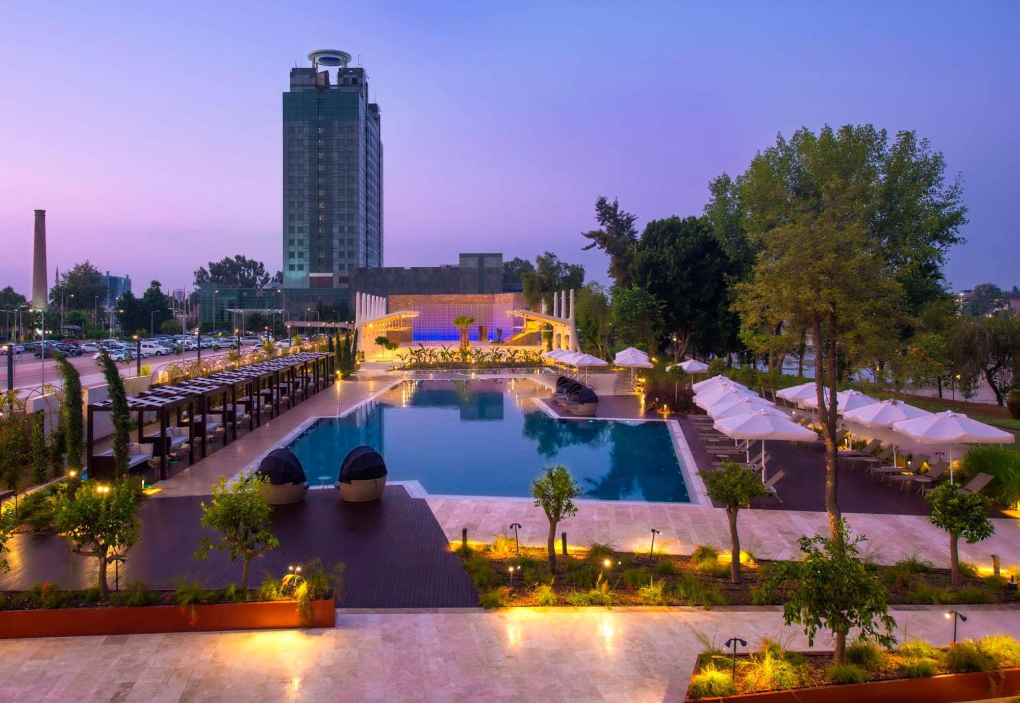 Adana Hiltonsa Hotel Exteriér fotografie